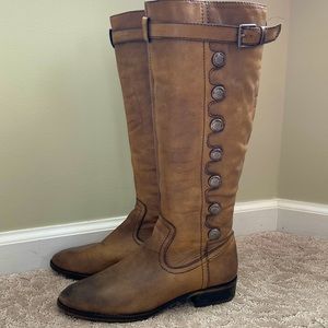 Military boots. Size 8.